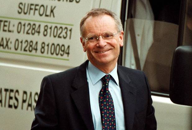 (COPYRIGHT)-OLD BAILEY PIC SHOWS: LORD (COPYRIGHT)-OLD BAILEY PIC SHOWS: LORD JEFFREY ARCHER ARRIVING AT THE OLD BAILEY TODAY 13 6 01. WHERE HE IS ON TRIAL FOR PERVERTING THE COURSE OF JUSTICE AND PERJURY-SEE STORY, Credit:ALEX WOODS Avalon Great Britain, Un Checked  Copyright: xALEXxWOODSx xAvalonx 0502130726