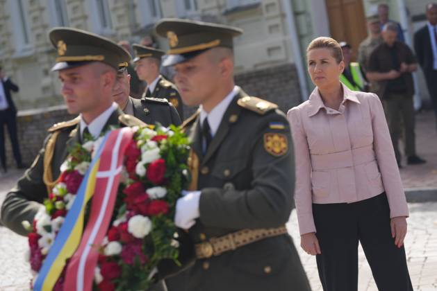 Denmarks Prime Minister Mette Frederiksen places a wreath at the memorial wall for fallen Ukrainian soldiers in Kyiv, Ukraine, Wednesday September 6, 2023 , Kyiv Denmark  Copyright: IdaxMariexOdgaardx COP14462 spdk20230906-113441-L