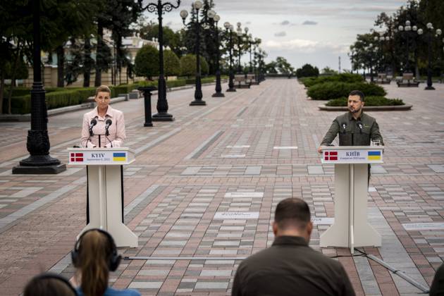 Ukrainian President Volodymyr Zelenskyj and Denmarks Prime Minister Mette Frederiksen during a press conference in front of the presidential palace in Kyiv, Ukraine, Wednesday, September 6, 2023 , Kyiv Ukraine  Copyright: RitzauxScanpix IdaxMariexOdgaardx spdk20230906-185433-L