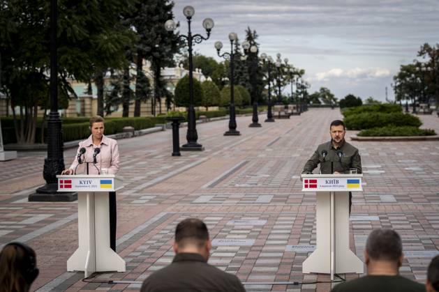 Ukrainian President Volodymyr Zelenskyj and Denmarks Prime Minister Mette Frederiksen during a press conference in front of the presidential palace in Kyiv, Ukraine, Wednesday, September 6, 2023 , Kyiv Ukraine  Copyright: RitzauxScanpix IdaxMariexOdgaardx spdk20230906-185306-L