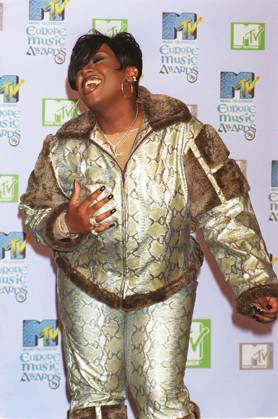 MISSY ELLIOTT American Rap Artist Seen at the MTV Europe Awards in Dublin, Ireland. COMPULSORY CREDIT: UPPA Photoshot Photo UIW 016786 Y-17 11.11.1999 MISSY ELLIOTT American Rap Artist Seen at the MTV Europe Awards in Dublin, Ireland. COMPULSORY CREDIT: Starstock Photoshot Photo UIW 016786 Y-17 11.11.1999, Credit:Photoshot Avalon United Kingdom  Copyright: xPhotoshotx xAvalonx 0506409439