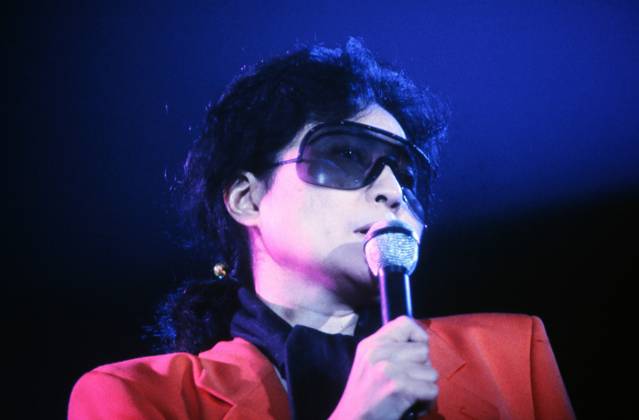 Yoko Ono, japanisch-amerikanische Künstlerin der Fluxus-Bewegung, Filmemacherin, Experimentalkomponistin und Sängerin, Auftritt in der ARD Spielshow: Mensch Meier, 1986. Copyright: HartwigxValdmanis Nur redaktionelle Nutzung. Editorial usage only. VAL_7205002583
