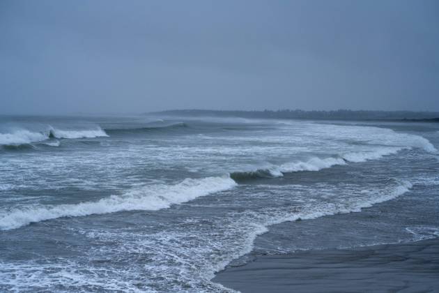September 16, 2023, Port Maitland, NS, Canada: Waves at Port Maitland Beach crash as post-tropical cyclone Lee approaches in Port Maitland, N.S. on Saturday, Sept. 16, 2023. Port Maitland Canada  - ZUMAc35_ 20230916_zaf_c35_026 Copyright: xBillxCurryx