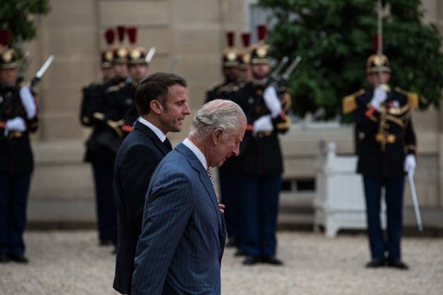 FRANCE TOP LEVEL SUMMIT IN PARIS French President Emmanuel Macron and King Charles III of England at the Elysà e Palace after the bilateral meeting. In Paris, 20 September, 2023. PARIS ILE-DE-FRANCE FRANCE Copyright: xAndreaxSavoranixNerix FRANCE TOP LEVEL SUMMIT IN P ASAVORANINERI-12