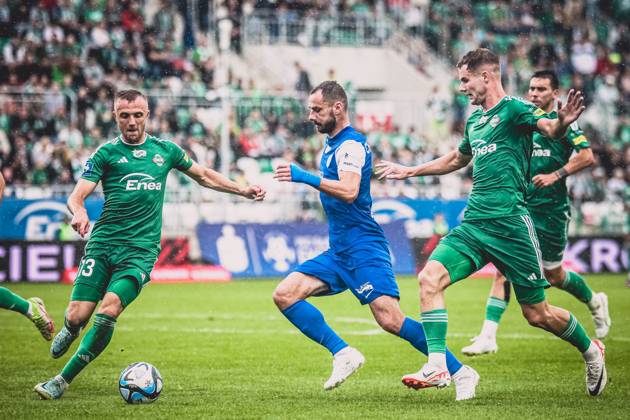 RADOM 23.09.2023 MECZ 9. KOLEJKA PKO EKSTRAKLASA SEZON 2023 24 --- POLISH FOOTBALL TOP LEAGUE MATCH: RADOMIAK RADOM - PUSZCZA NIEPOLOMICE JAN GRZESIK MATEUSZ CHOLEWIAK MICHAL KAPUT FOT. Kacper Pacocha 400mm NEWSPIX.PL --- Newspix.pl 065_PAC_0586