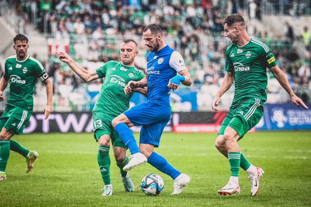 RADOM 23.09.2023 MECZ 9. KOLEJKA PKO EKSTRAKLASA SEZON 2023 24 --- POLISH FOOTBALL TOP LEAGUE MATCH: RADOMIAK RADOM - PUSZCZA NIEPOLOMICE JAN GRZESIK MATEUSZ CHOLEWIAK MICHAL KAPUT FOT. Kacper Pacocha 400mm NEWSPIX.PL --- Newspix.pl 066_PAC_0589
