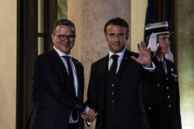 FRANCE TOP LEVEL SUMMIT IN PARIS French President Emmanuel Macron receives Finnish Prime Minister Petteri Orpo at the Elysee Palace. Paris, October 4, 2023. PARIS ILE-DE-FRANCE FRANCE Copyright: xAndreaxSavoranixNerix FRANCE TOP LEVEL SUMMIT IN P ASAVORANINERI-14