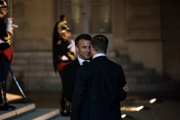 FRANCE TOP LEVEL SUMMIT IN PARIS French President Emmanuel Macron receives Finnish Prime Minister Petteri Orpo at the Elysee Palace. Paris, October 4, 2023. PARIS ILE-DE-FRANCE FRANCE Copyright: xAndreaxSavoranixNerix FRANCE TOP LEVEL SUMMIT IN P ASAVORANINERI-9