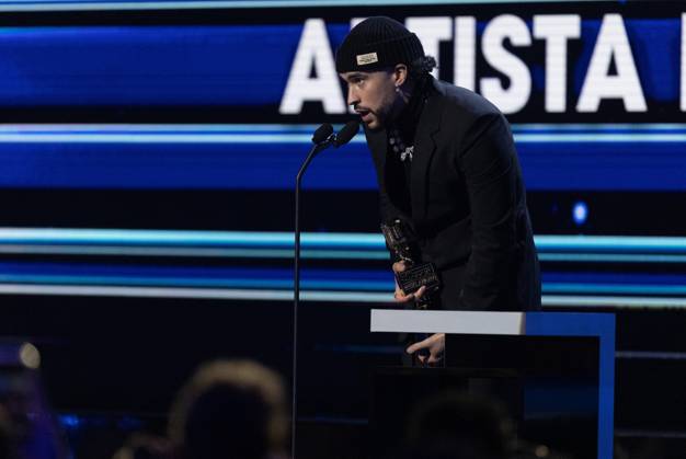Bad Bunny wins Artist of the Year at the 2023 Latin Billboard Music Awards at the University of Miami, Watsco Center, Thursday, October 05, 2023 in Coral Gables, Florida.  MIA20231005207 GARYxIxROTHSTEIN