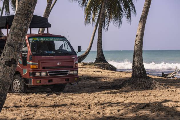 PLAYA LIMON, DOMINICAN REPUBLIC 28 DECEMBER 2019: Minibus on the Caribbean beach Minibus on the Caribbean beach Copyright: xx EDITT (1251)