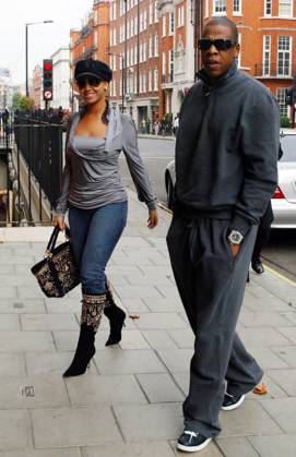 Spend, spend spend as Beyonce and Jay-Z hit London 5299, LONDON, UNITED KINGDOM - Saturday October 8 2005. EXCLUSIVE: R&B star Beyonce Knowles and rapper Jay-Z hit London yesterday in fine style. The pair, who were staying at the exclusive Lanesborough hotel in Knightsbridge, visited Bond Street for a spot of shopping. First stop was Louis Vuitton, where they spent Â£2,000 in just 5 minutes. They then ate together at the trendy Cipriani restaurant nearby. Then it was off to Luton airport ... where the pair flew back to the States on a private jet. Bling bling. , Credit:Sam Wordley Avalon United Kingdom, London  Copyright: xSamxWordleyx xAvalonx 0520029817
