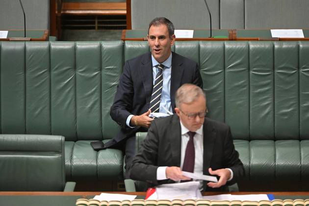 QUESTION TIME, Treasurer Jim Chalmers and Prime Minister Anthony Albanese during Question Time in the House of Representatives at Parliament House in Canberra, Wednesday, November 15, 2023. ( NO ARCHIVING, EDITORIAL USE ONLY, NO USE IN BOOKS WITHOUT CONSENT CANBERRA AUSTRALIAN CAPITAL TERRITORY AUSTRALIA  Copyright: xMICKxTSIKASx 20231115001865651157