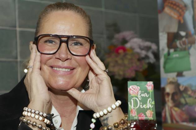 Claudia Effenberg as brand ambassador presents Magic Pearl at the Foodie Date x Foodboom event at Foodboom Hamburg, 21 11 2023 Foto:xgbrcix xFuturexImagex effenberg_3107