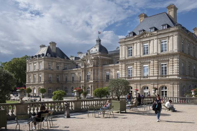 The Palais du Luxembourg is a ch‰teau in the 6th arrondissement of Paris, surrounded by an original early 17th century Baroque parkland called the Jardin du Luxembourg. It first served as a residence for members of the royal family, became state property during the Revolution and has been the seat of the Senate, France s second parliamentary ch GMS9765