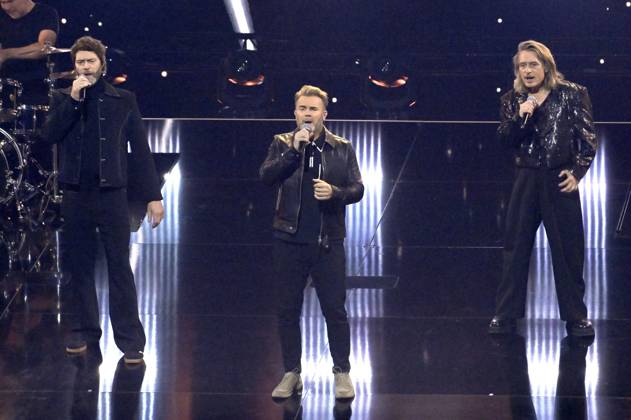 Howard Donald, Gary Barlow and Mark Owen from Take That on the ZDF entertainment show Wetten, dass live from Messe Offenburg Ortenau Offenburg, 25 11 2023 Foto:xF.xKernx xFuturexImagex wetten_dass_2689