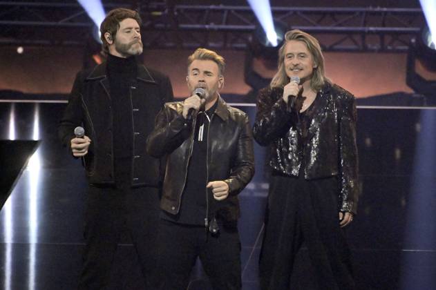 Howard Donald, Gary Barlow and Mark Owen from Take That on the ZDF entertainment show Wetten, dass live from Messe Offenburg Ortenau Offenburg, 25 11 2023 Foto:xF.xKernx xFuturexImagex wetten_dass_2852
