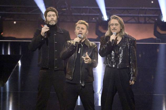 Howard Donald, Gary Barlow and Mark Owen from Take That on the ZDF entertainment show Wetten, dass live from Messe Offenburg Ortenau Offenburg, 25 11 2023 Foto:xF.xKernx xFuturexImagex wetten_dass_2856