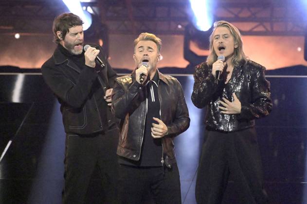 Howard Donald, Gary Barlow and Mark Owen from Take That on the ZDF entertainment show Wetten, dass live from Messe Offenburg Ortenau Offenburg, 25 11 2023 Foto:xF.xKernx xFuturexImagex wetten_dass_2905