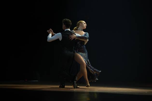 LET S DANCE Die Live Tournee 2023 04 12 2023 Dancing couple Anna Ermakova Valentin Lusin at Let s Dance Die Live Tournee 2023 in the sold-out SAP Arena Mannheim Mannheim SAP Arena Baden Württemberg