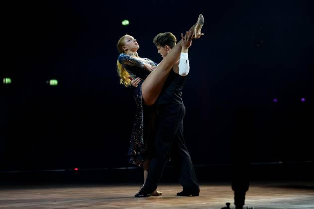 LET S DANCE Die Live Tournee 2023 04 12 2023 Dancing couple Anna Ermakova Valentin Lusin at Let s Dance Die Live Tournee 2023 in the sold-out SAP Arena Mannheim Mannheim SAP Arena Baden Württemberg