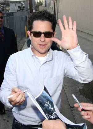 J. J. Abrams greets fans and signs autographs after appearing on Jimmy Kimmel Live! in Los Angeles to promote his new sci-fi movie 62507, LOS ANGELES, CALIFORNIA - Thursday June 9, 2011. J. J. Abrams greets fans and signs autographs after appearing on the Jimmy Kimmel Live! in Hollywood to promote his new movie sci-fi thriller Super 8 . Photograph: Fallen Star, PacificCoastNews.com UK OFFICE:+44 131 557 7760 7761 US OFFICE:1 310 261 9676, Credit:Fallen Star, PacificCoastNews.com Avalon USA  Copyright: xFallenxStar,xPacificCoastNews.comx xAvalonx 0525181162
