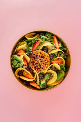summer salad with fresh fruits R_KUAL240116E1-1324734-01