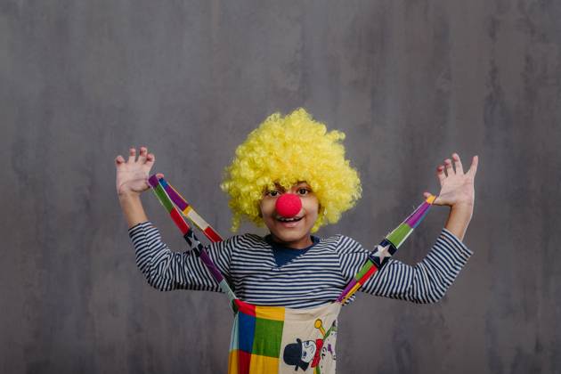 IMAGO Creative, Gesellschaft, Fasching Portrait of little boy in clown costume. Portrait of little boy in clown costume, studio shoot. model released Copyright: xx HHH STUDIO KIDS DIVERSITY 2023 HHH 259