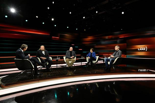 Talkrunde bei Markus Lanz , ZDF 01 24 her Markus Lanz, Anton Hofreiter, Henrik Wendorff, Ursula Weidenfeld und Sebastian Lakner (v. li.) am 9. Januar 2024 in Markus Lanz , ZDF TV Fernsehen Talkshow Talk Show Deutschland deutsch deutsche deutscher Mann Männer Frau Jornalistin Wirtschaftsjournalistin Wirtschaft Journalismus Wirtschaftsredakteurin Autorin Politiker Politik Grüne Bündnis 90 Die Grünen Grüner Grünenpolitiker Landwirt Bauer Unternehmer Landwirtschaft Biobauer Biolandwirt Bio biologischer Präsident Bauernverband Brandenburg Agrarökonom Wissenschaftler Wirtschaftswissenschaftler Wirtschaftswissenschaft Landwirtschaft Moderator Moderation Autor Fotografie Fotograf german female business journalist journalism politician agri