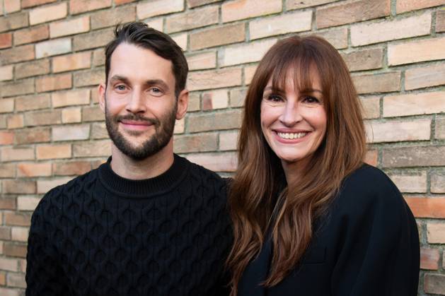 Les Sculptures Jacquemus Greetings Julia Roberts and Simon Porte Jacquemus attending the Les Sculptures Jacquemus Fashion Show at Fondation Maeght, in Saint-Paul-De-Vence, France, on January 29, 2024. Photo by Aurore Marechal ABACAPRESS.COM Saint Paul de Vence France  Copyright: xMarechalxAurore ABACAx