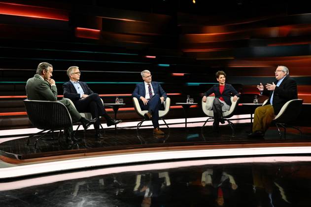 Talk round at Markus Lanz , ZDF 12 23 her Markus Lanz, Dietmar Bartsch, Elmar Theveßen, Anna Lehmann, Rüdiger Bachmann v li on December 14, 2023 in Markus Lanz , ZDF TV television ta