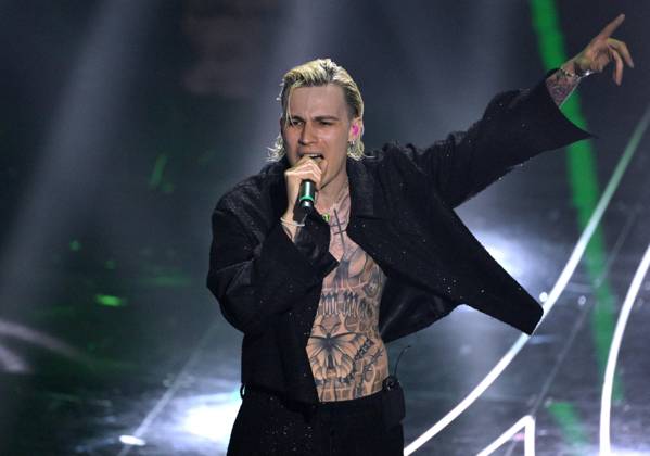 Entertainment Bilder des Tages February 8, 2024, Sanremo, ITALY: Italian singer Il Tre perforforms on stage at the Ariston theatre during the 74th Sanremo Italian Song Festival, in Sanremo, Italy, 08 February 2024. The music festival will run from 06 to 10 February 2024. ANSA ETTORE FERRARI Sanremo ITALY - ZUMAa110 20240208_zaf_a110_146 Copyright: xEttorexFerrarix