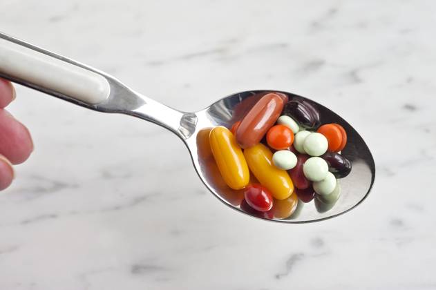 dietary supplements are food 20240210ad720medicines medicine drug drug deficiency pharmacy remedy pharmaceutical preparation disease tablets pharmacy, pharmaceutical industry health care, pills health products additional vitamins minerals spoon tablespoon Hamburg Hamburg Germany Germany Copyright: xAchimxDuwentästerx