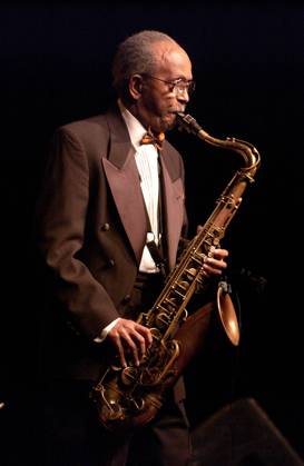 NATIONAL ENDOWMENT FOR THE ARTS JAZZ MASTERS GALA CEREMONY JIMMY HEATH PERFORMS AT THE NATIONAL ENDOWMENT FOR THE ARTS JAZZ MASTERS GALA CEREMONY AND ALL STAR CONCERT. NEW YORK HILTON AND TOWERS, NEW YORK CITY. 23 JANUARY 2004 PICTURES DENNIS VAN TINE, Credit:Dennis Van Tine Avalon  Copyright: xDennisxVanxTinex xAvalonx 0548556779