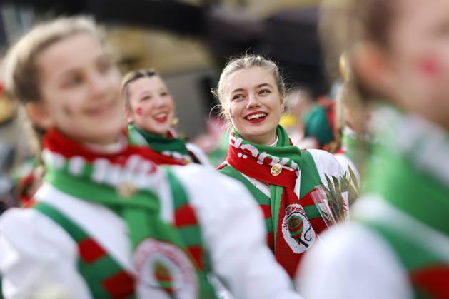 The Cologne Rose Monday parade 2024 under the motto Wat e Theater wat e Jeckespill to be seen on Severinstraße in the southern part of Cologne Theme picture, symbolic picture Cologne, 12 02 2024 NRW Germany Copyright: xChristophxHardtx