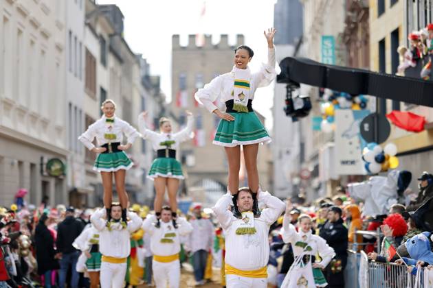 The Cologne Rose Monday parade 2024 under the motto Wat e Theater wat e Jeckespill to be seen on Severinstraße in the southern part of Cologne Theme picture, symbolic picture Cologne, 12 02 2024 NRW Germany Copyright: xChristophxHardtx