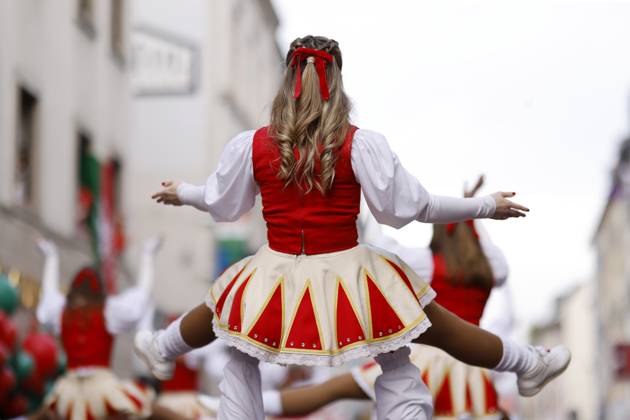 The Cologne Rose Monday parade 2024 under the motto Wat e Theater wat e Jeckespill to be seen on Severinstraße in the southern part of Cologne Theme picture, symbolic picture Cologne, 12 02 2024 NRW Germany Copyright: xChristophxHardtx
