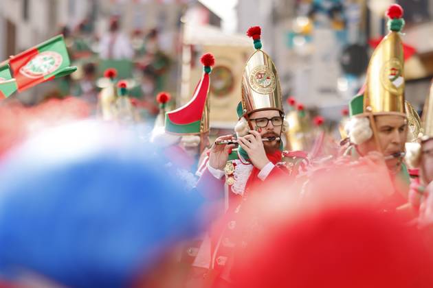 The Cologne Rose Monday parade 2024 under the motto Wat e Theater wat e Jeckespill to be seen on Severinstraße in the southern part of Cologne Theme picture, symbolic picture Cologne, 12 02 2024 NRW Germany Copyright: xChristophxHardtx
