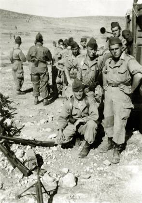 Algerian War: young French soldiers in the Jebel circa 1960 (years 50 - 60: between 1956 and 1962) (b w photo) PCT4290353 Algerian War: young French soldiers in the Jebel circa 1960 (years 50 - 60: between 1956 and 1962) (b w photo) by French Photographer, (20th century); Private Collection; Patrice Cartier. All rights reserved 2023. Copyright: x xPatricexCartier.xAllxrightsxreservedx2023x xBridgemanxImagesx 4290353