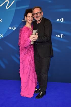 ARD BLUE HOUR EINE MILLION MINUTEN Bibiana Beglau, Samuel Finzi, Dancing on the carpet Arrival at the ARD BLUE HOUR on the occasion of the 74 Berlinale at the Hotel Telegraphenamt in Berlin, on 16 02 2024 Photopress Mueller
