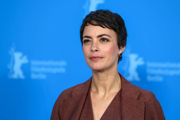 February 17, 2024, Berlin, Brandenburg, Germany: From 15 to 25 February 2024 the Berlinale 74 film festival takes place in Berlin, Germany. Berenice Bejo at the photo call for the film Another End. Berlin Germany - ZUMAt227 20240217_zip_t227_011 Copyright: xMarinaxTakimotox