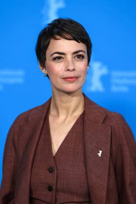 February 17, 2024, Berlin, Brandenburg, Germany: From 15 to 25 February 2024 the Berlinale 74 film festival takes place in Berlin, Germany. Berenice Bejo at the photo call for the film Another End. Berlin Germany - ZUMAt227 20240217_zip_t227_012 Copyright: xMarinaxTakimotox