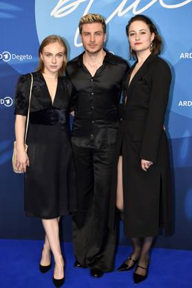Elisa Schlott, Jannik Schümann and Dominique Devenport at the ARD Blue Hour 2024 as part of the Berlinale 2024 at the Hotel Telegraphenamt Berlin, 16 02 2024 Foto:xC.xNiehausx xFuturexImagex blue_hour_4418