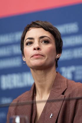 Berlinale Another End Press Conference Berenice Bejo attending the Another End Press Conference during the 74th Berlinale International Film Festival Berlin at Grand Hyatt Hotel in Berlin, Germany, on February 16, 2024. Photo by Aurore Marechal ABACAPRESS.COM Berlin Germany  Copyright: xMarechalxAurore ABACAx