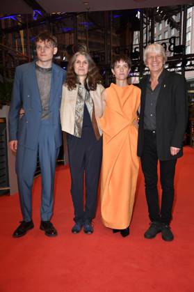 Johannes Hegemann, Laila Stieler, Liv Lisa Fries and Andreas Dresen at the premiere of the feature film In Liebe, Eure Hilde From Hilde, with Love at the Berlinale 2024 74 Berlin International Film Festival at the Berlinale Palast Berlin, 17 02 2024 Foto:xN.xKubelkax xFuturexImagex hilde_4248