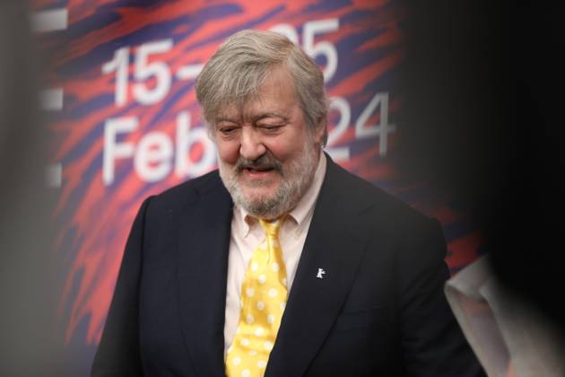 Berlin, Germany, 17 02 2024 Hotel Grand Hyatt 74 Berlinale Press Conference with director, producer, screenwriter and actors of Film Treasure Stephen Fry Copyright: xdtsxNachrichtenagenturx dts_30958