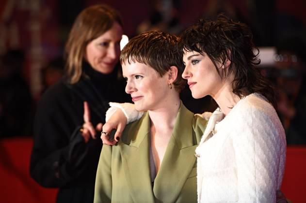 Rose Glass and Kristen Stewart at the premiere of the feature film Dying Dying at the Berlinale 2024 74 Berlin International Film Festival at the Berlinale Palast Berlin, 18 02 2024 Foto:xC.xNiehausx xFuturexImagex sterben_prem_4285