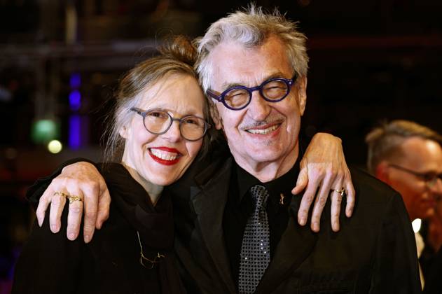 Wim Wenders with his wife Donata Wenders at the presentation of the Honorary Golden Bear to Martin Scorsese at the Berlinale 2024 74 Berlin International Film Festival at the Berlinale Palast Berlin, 20 02 2024 Foto:xD.xBedrosianx xFuturexImagex ehrenbaer_verleihung_4508