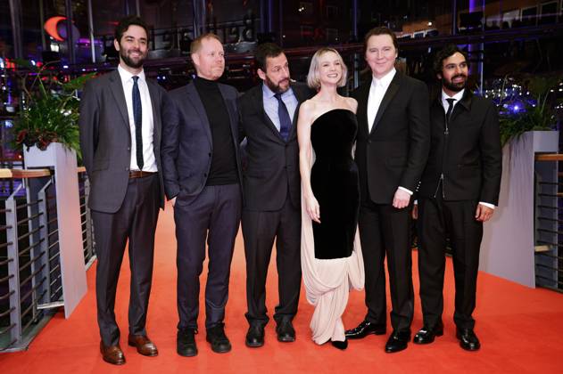Michael Parets, Max Richter, Adam Sandler, Carey Mulligan, Paul Dano and Kunal Nayyar at the premiere of the feature film Spaceman at the Berlinale 2024 74 Berlin International Film Festival at the Berlinale Palast Berlin, 21 02 2024 Foto:xD.xBedrosianx xFuturexImagex spaceman_prem_4271