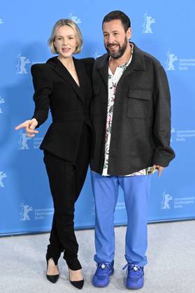 Carey Mulligan and Adam Sandler at the photocall for the movie Spaceman at the Berlinale 2024 74 Berlin International Film Festival at the Hotel Grand Hyatt Berlin, 21 02 2024 Foto:xF.xKernx xFuturexImagex spaceman_4346