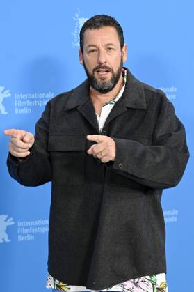 Adam Sandler at the photocall for the movie Spaceman at the Berlinale 2024 74 Berlin International Film Festival at the Hotel Grand Hyatt Berlin, 21 02 2024 Foto:xF.xKernx xFuturexImagex spaceman_4352